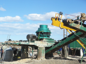 處理建筑垃圾用什么設(shè)備呢？制作后的成品骨料用在...