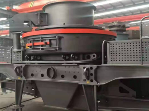 立式?jīng)_擊破碎機怎么樣？怎么解決出分粉高的問題？