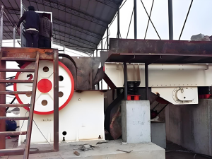 顎式破碎機腔型設計決定了破碎的效果